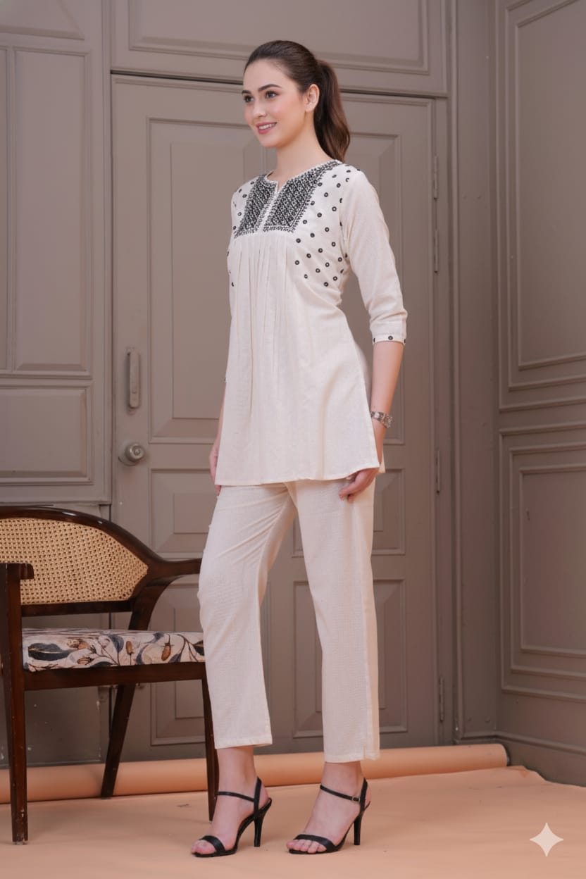 Off-White Embroidered Kurta Set with Straight Pants – Dora & Masters - Dora & Masters